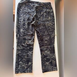 Reebok Black and Gray Patterned Leggings